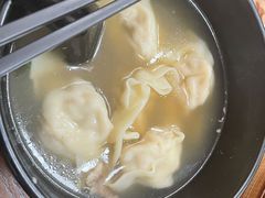 三鲜大馄饨-万寿斋(山阴路店)