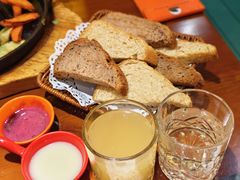 -米德维奇俄式西餐厅(西六道街店)