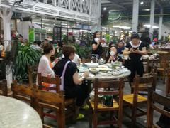 大堂-四川小胡子海鲜(丁村万人海鲜广场店)