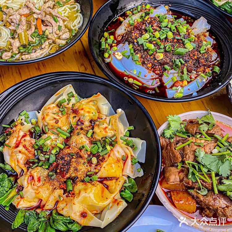 家门口就能吃到的地道的重庆抄手店‼️