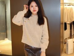 -URBAN REVIVO(高德置地广场·春广场店)