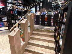 -钟书阁(群光广场店)