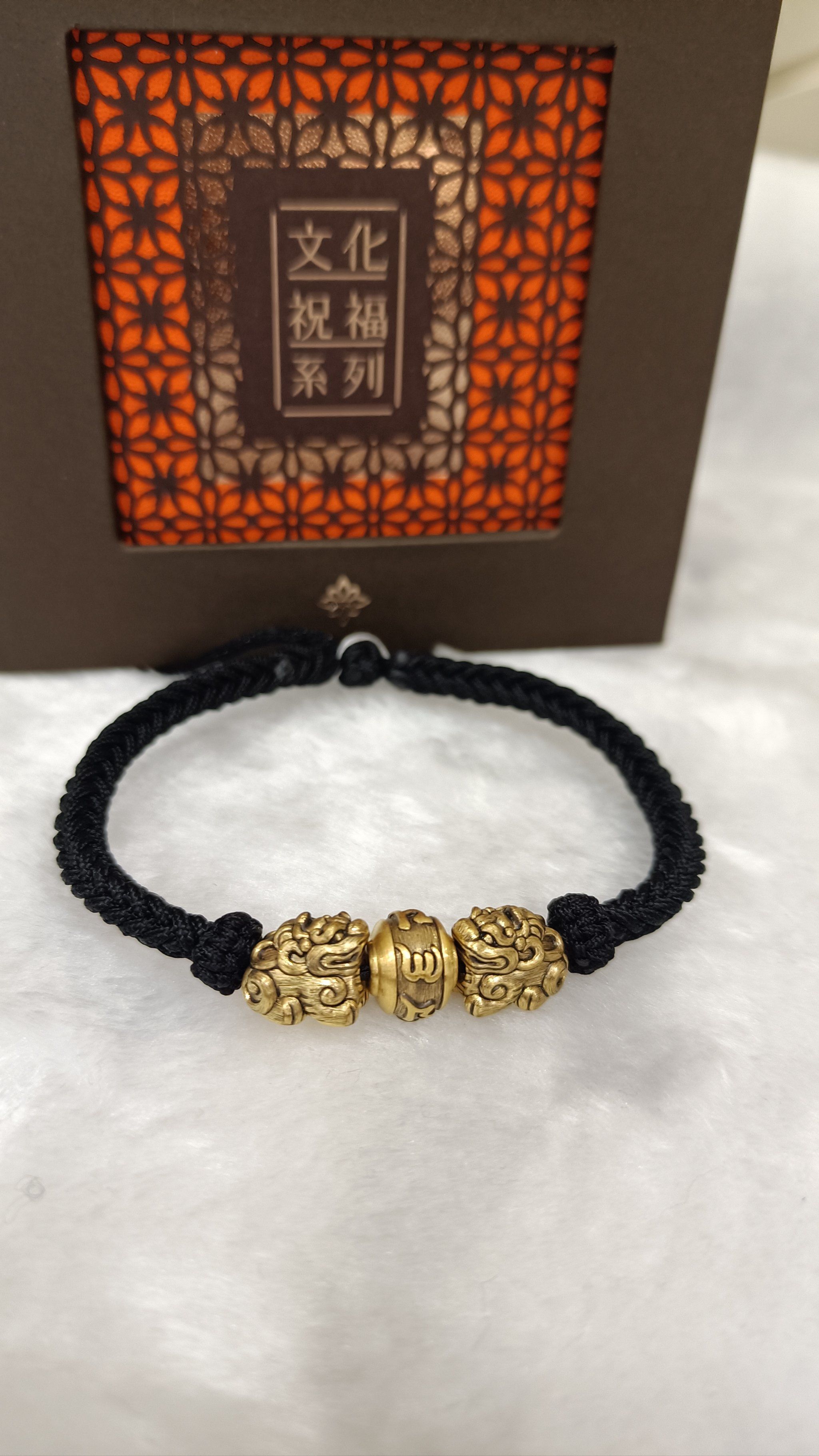 周生生新品貔貅手链,为男士日常造型注入型格