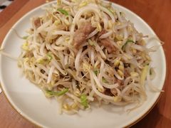 豆芽炒肉-老昌春饼(中央大街店)