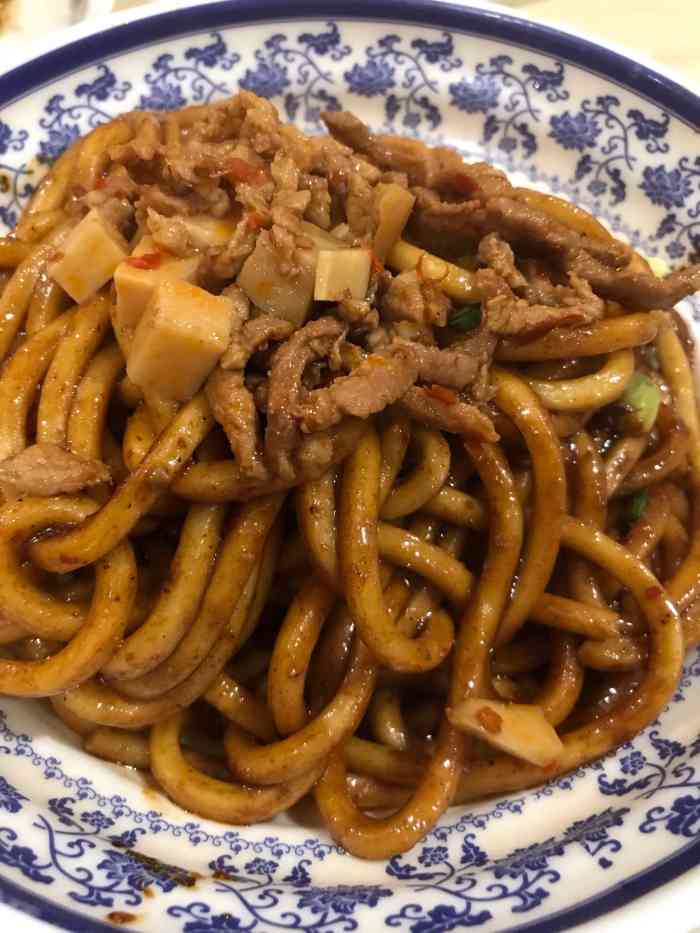 瑞瑞麻辣面餐厅(建设路店)-"服务态度好 饭也快 还送饮料 挺划算.