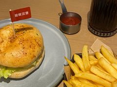 -必胜客(璞丽中心店)