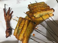 吊炉鸡手-小桂林烧鸽子