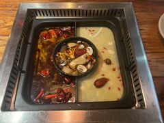 -老牌坊云南鱼豆花火锅(爱建店)
