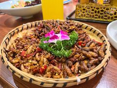 云南炸三宝-老滇山寨•云南特色菜•地方菜•民族风情歌舞表演(金碧店)