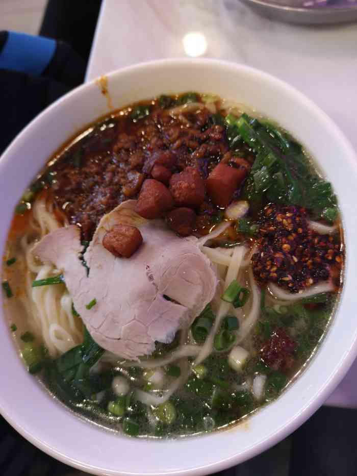 面东东面馆-"[薄荷]环境:看起来干净卫生,去的时候是.