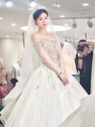 -台湾蔡美月婚纱租赁