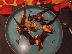 煎虾配紫薯泥薯片及姜味柠檬汁-AZUL by FUEL蓝色·法式酒馆(琶醍店)