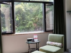 -泸州泸舍酒店(江阳区水井沟步行街店)