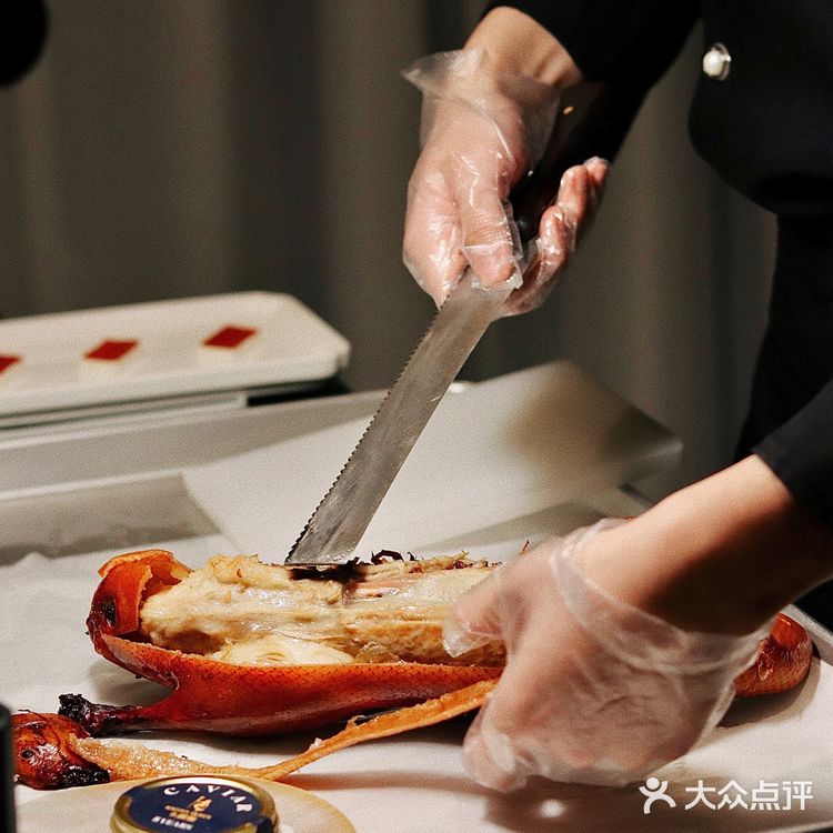 来北平食府 品尝下教科书中提到的北京烤鸭