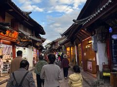 -菌自由丨野生菌火锅特色庭院餐厅(丽江古城店)