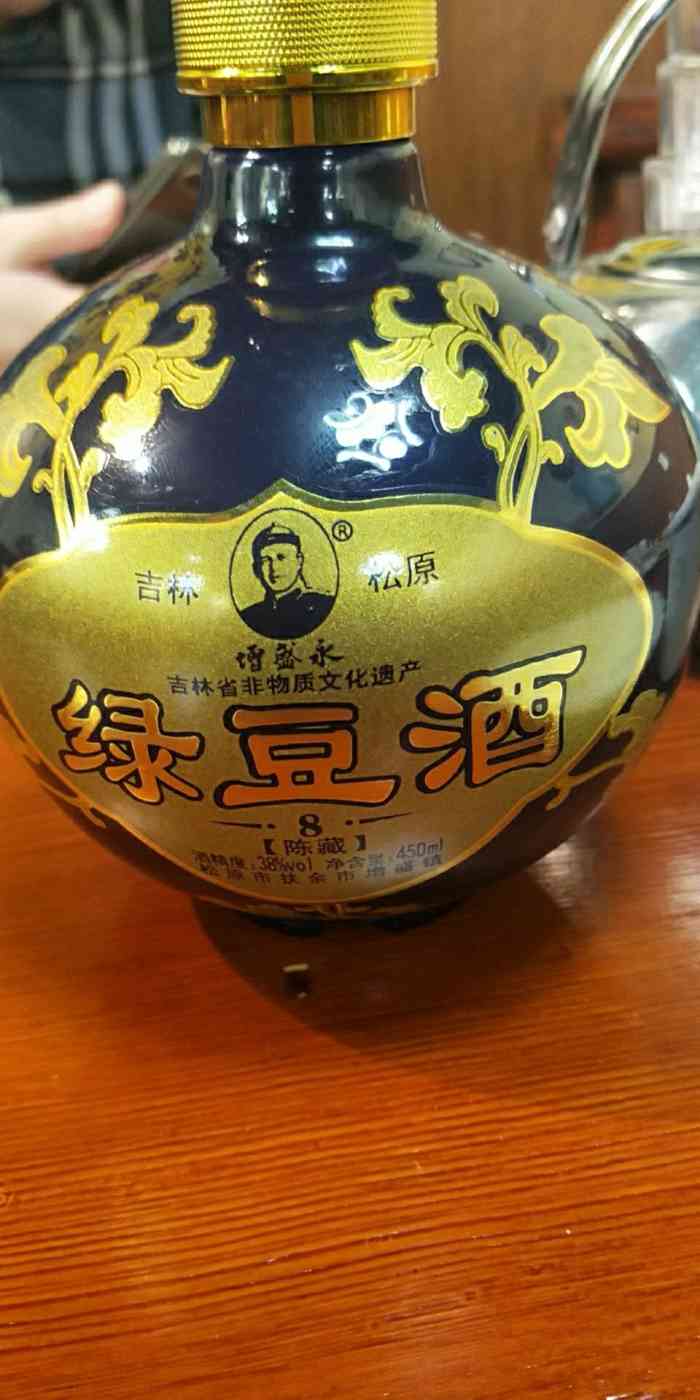 菜品种类也很多食材新鲜装修略有一些复古容易让人想起