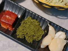 -洞庭洲·防空洞火锅·烧烤·铜锅涮肉(新百广场店)