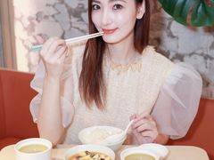 -老乡鸡(上海白玉兰广场店)