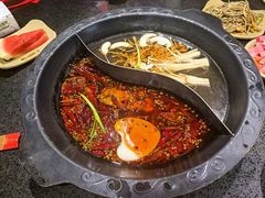 -宽板凳老灶火锅(台湾街店)