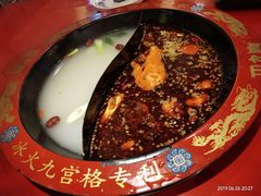 -重庆巴九门老火锅(阳朔店)