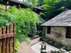 -高荡千年布依古寨旅游景区