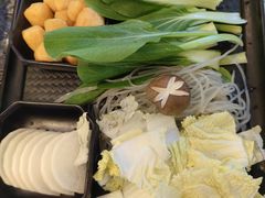 -一席地·本地鸡窝·杭帮鸡火锅(萧山银隆百货店)