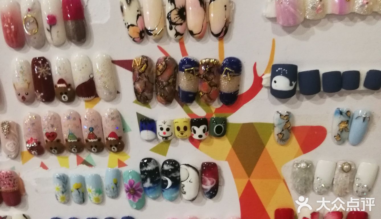 会根据你的气质推荐美甲的款式