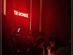 -TZ House音乐现场(来福士中心店)