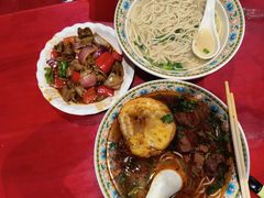 -金杨拉面王小吃面馆·牛三宝面·红烧牛肉粉