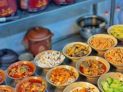 -董哥山城碗碗香(美专校街店)