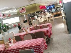 大堂-西贝莜面村(上海百联西郊店)