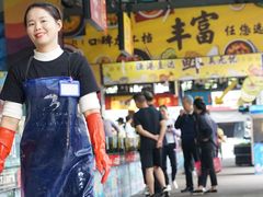 -三亚火车头万人海鲜广场