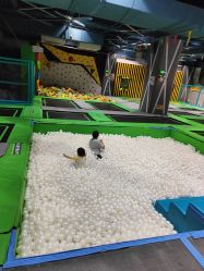 -反弹蹦床公园·亲子乐园·团建·派对(尚品奥莱店)