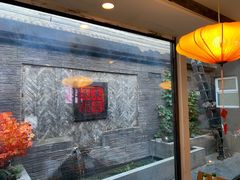 -毛辣果·贵州红酸汤牛肉火锅(西单店)