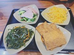 -亮亮面馆(经六路店)