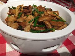 橄榄油炒3种蘑菇……好长菜名-西贝莜面村(上海百联西郊店)