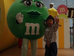 -m豆巧克力世界(上海世茂广场店)