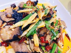 烟笋炒腊肉-毛草房(南辛庄街店)