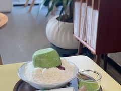 抹茶红豆鲜奶雪花冰-猫里有甜