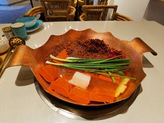 -墨居上隐·院子里火锅(峨眉店)