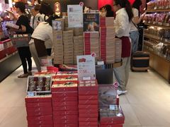 -奇华饼家(香港国际机场T1店)