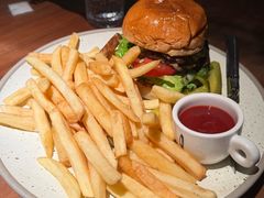 熟成牛双层肉汉堡-MAGPIE喜鹊派餐厅(华侨城店)