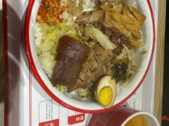 -壹品剁椒猪脚饭(蔡家中央大街店)