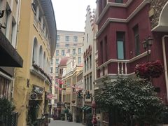 -鲁邦国际风情街(麦世达韩国精品百货店)