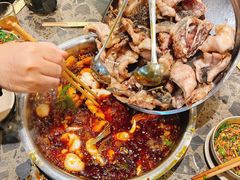 -肖肖酸萝卜鱼火锅(总店)