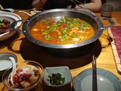 -野山舂·贵州现舂酸汤火锅(鸿通城店)