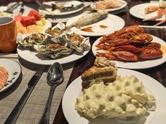 -广州万富希尔顿酒店·感趣自助餐厅·金秋蟹宴生蚝海鲜刺身