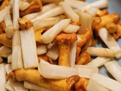 -彩云天云南餐厅