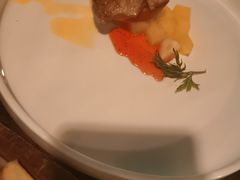 -食间牛排(重庆路万达店)