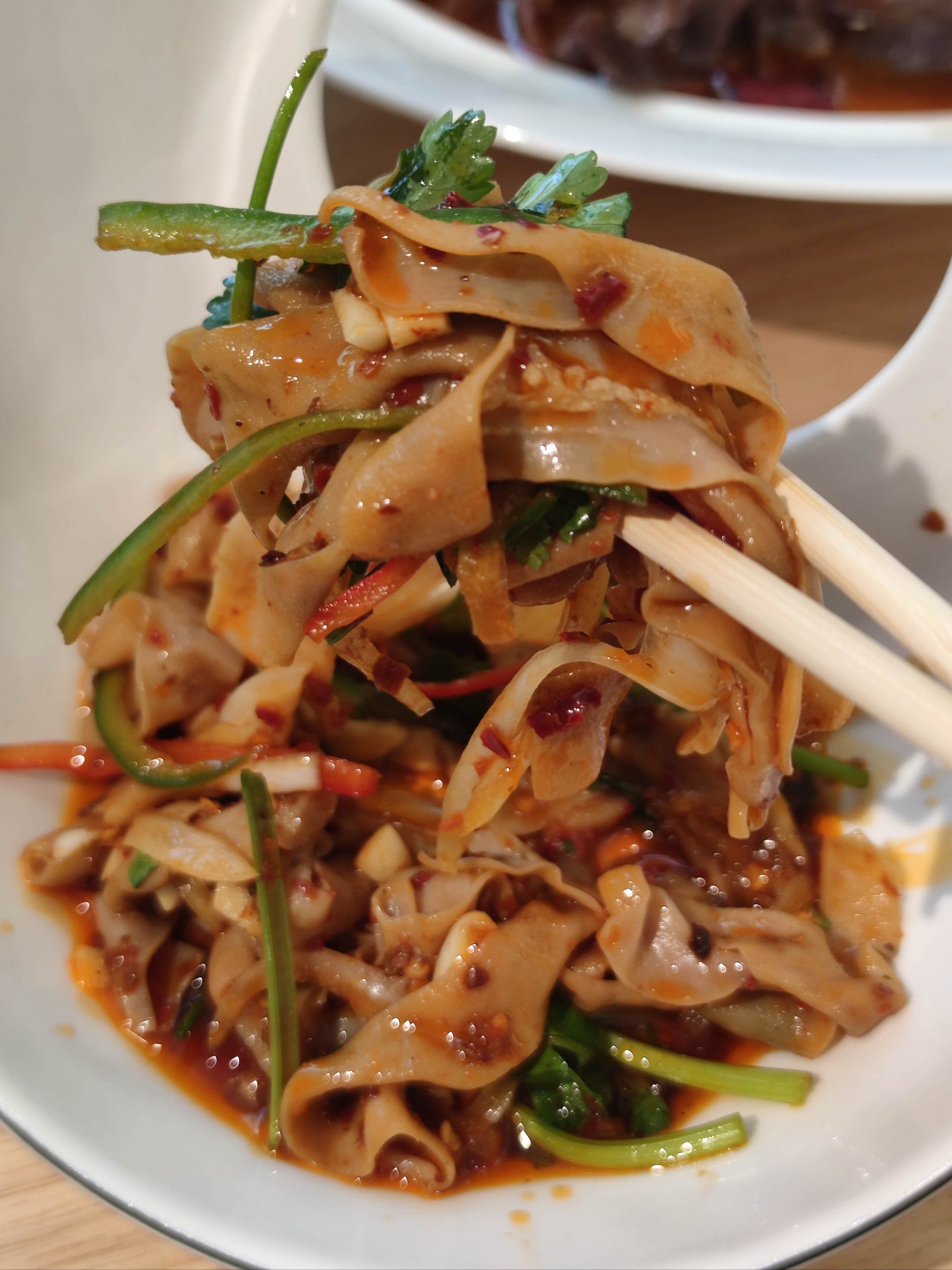 n他家的发财鸭肠真的太好吃了^o^/
和香菜一起凉拌,
鸭肠口感